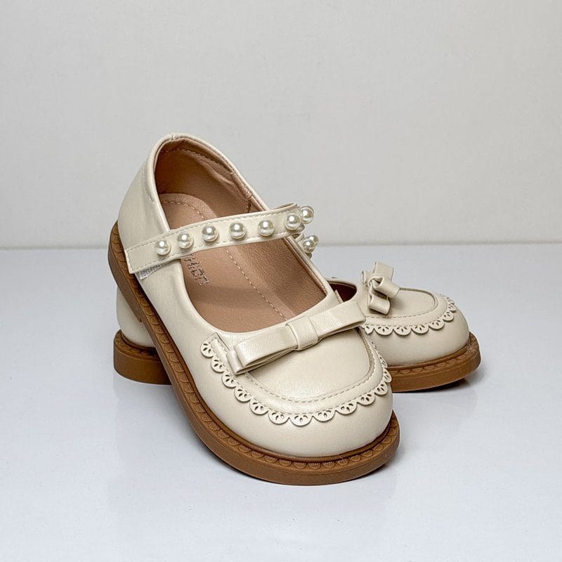کفش بچه گانه دخترانه مجلسی کرم با مروارید شیک راحت و خاص برای مهمانی‌